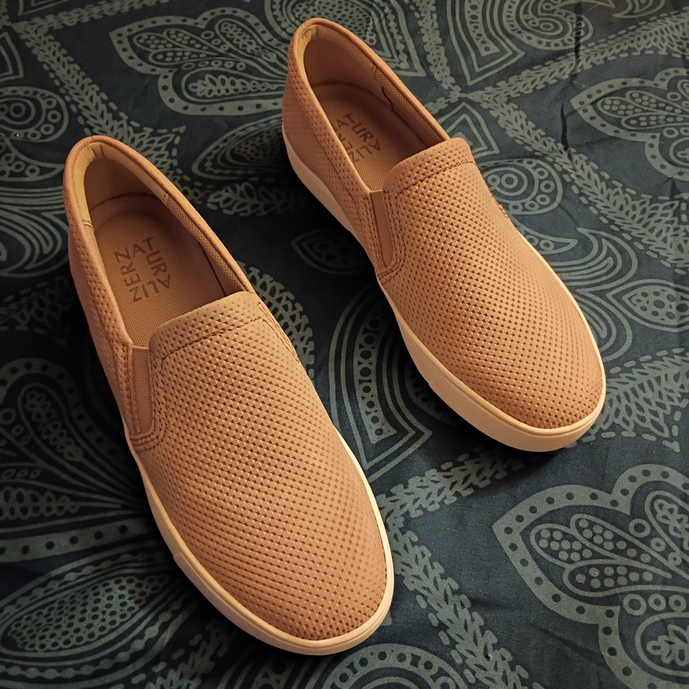 NATURALIZERZ TAN SLIP ON SHOES